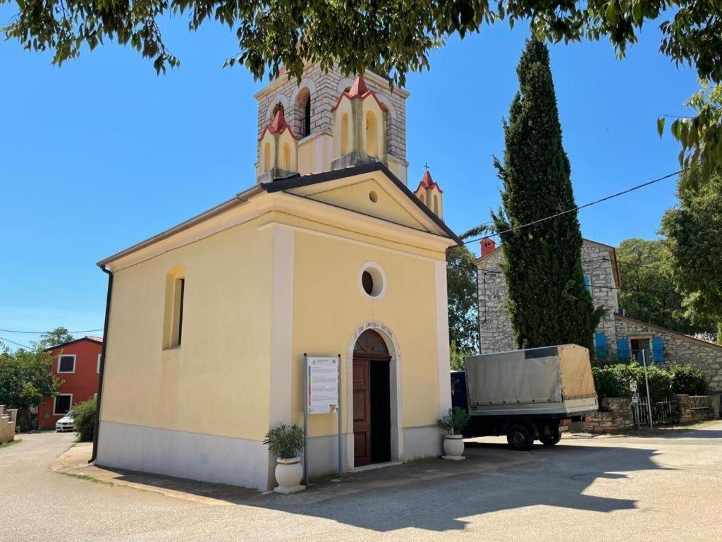 Villa Amore Radini Istrian Romantic Studio With Private Parking And Terrace Бртонигла Экстерьер фото