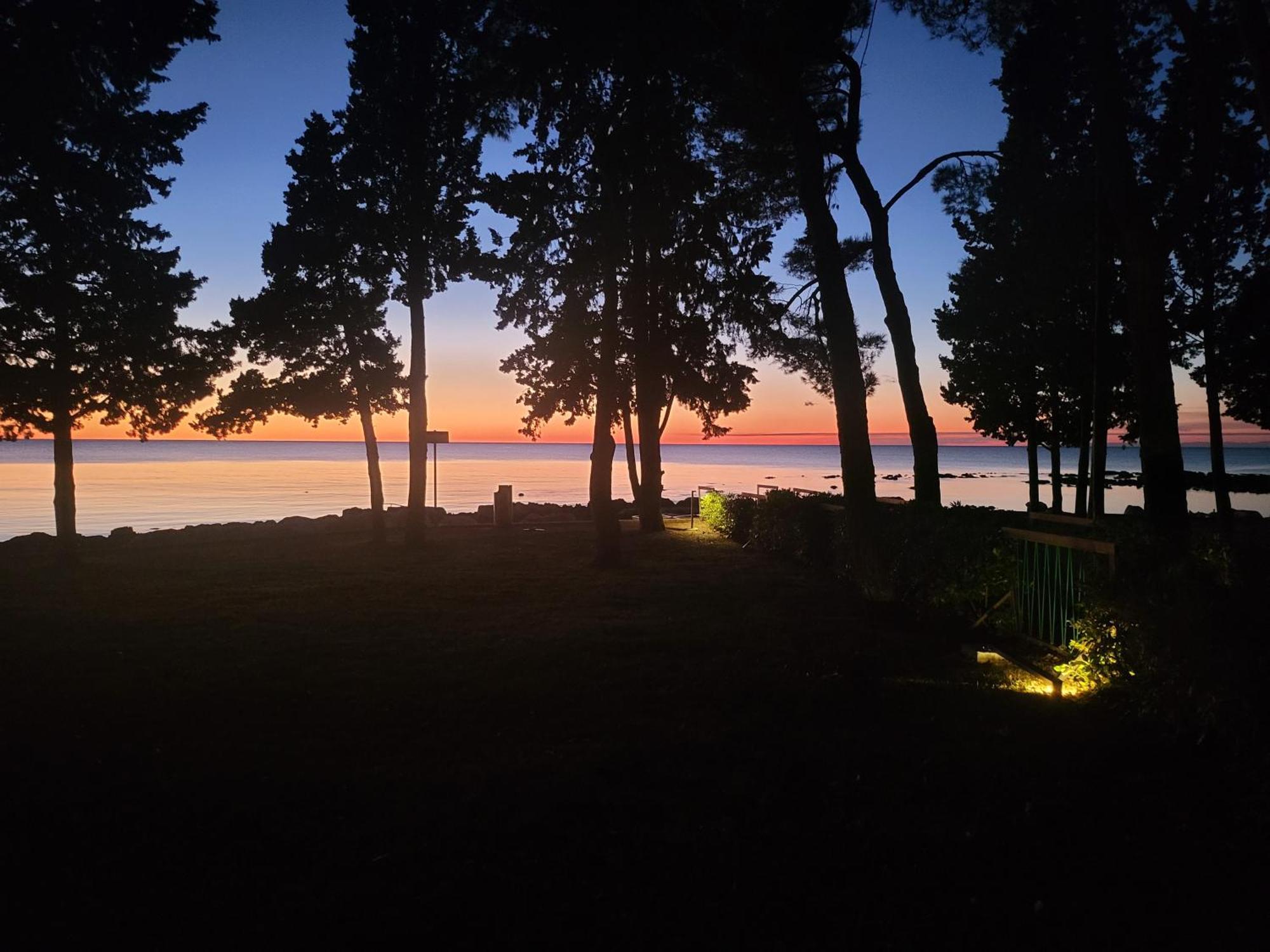 Villa Amore Radini Istrian Romantic Studio With Private Parking And Terrace Бртонигла Экстерьер фото